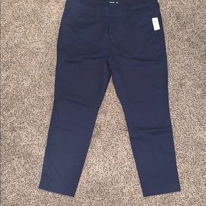 Old Navy women’s Pixie Mid-rise jeans